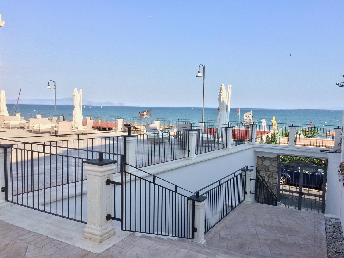 Klaton Beach Hotel Формія Екстер'єр фото