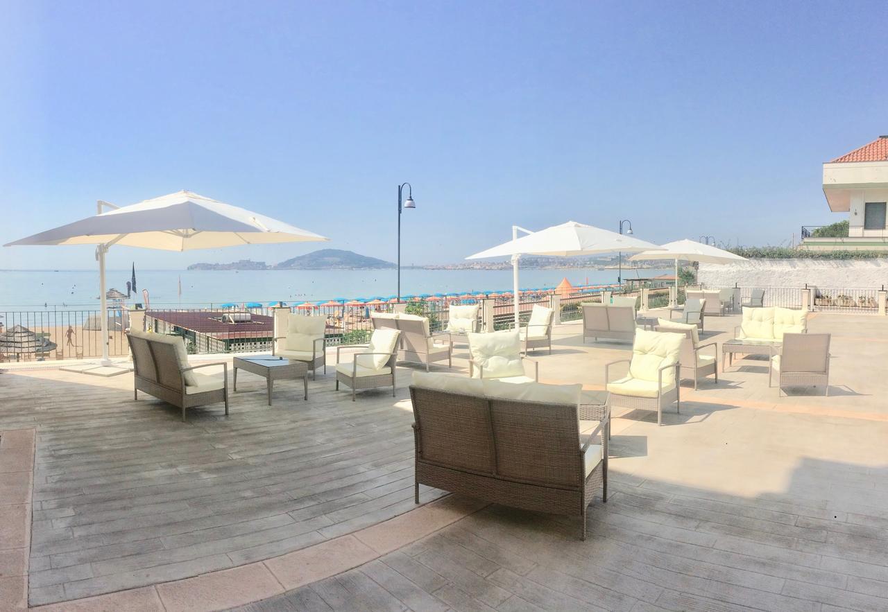 Klaton Beach Hotel Формія Екстер'єр фото