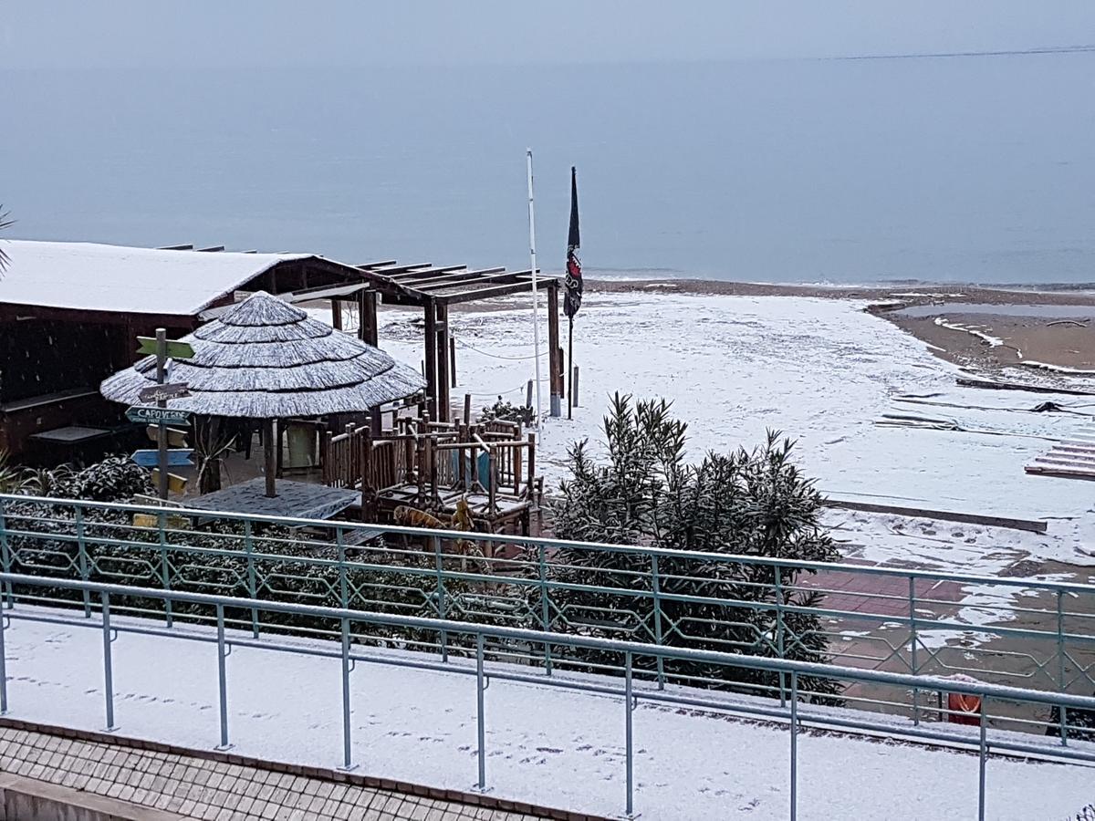 Klaton Beach Hotel Формія Екстер'єр фото