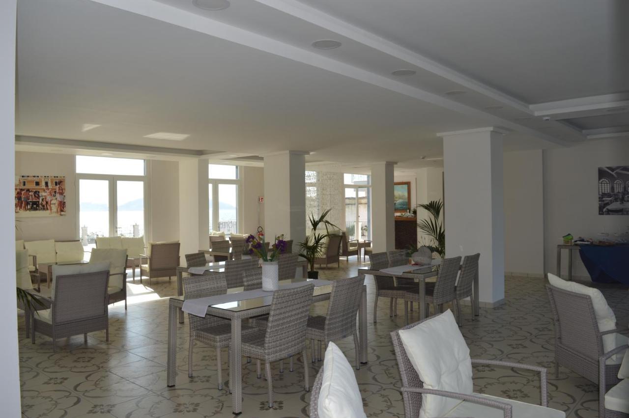 Klaton Beach Hotel Формія Екстер'єр фото